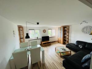 Große zentrale Wohnung, 4 Zimmer, 110qm, renoviert