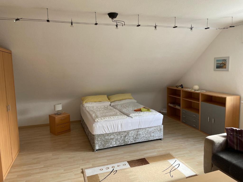 Großes Appartement im DG eines Zweifamilienhause 26 Pestalozzistraße, 63165 Mühlheim am Main