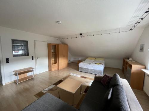 Großes Appartement im DG eines Zweifamilienhause