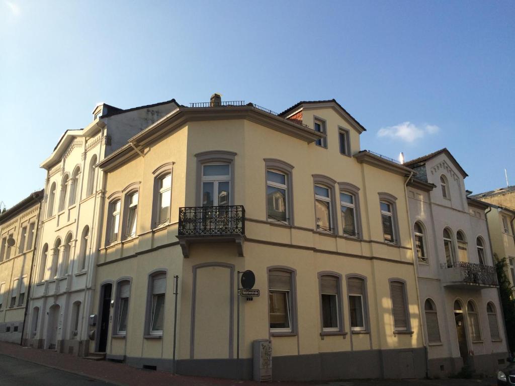 Appartement Großes und helles Innenstadt Apartment - Ferienwohnung 6 Kasernenstraße 61348 Bad Homburg vor der Höhe