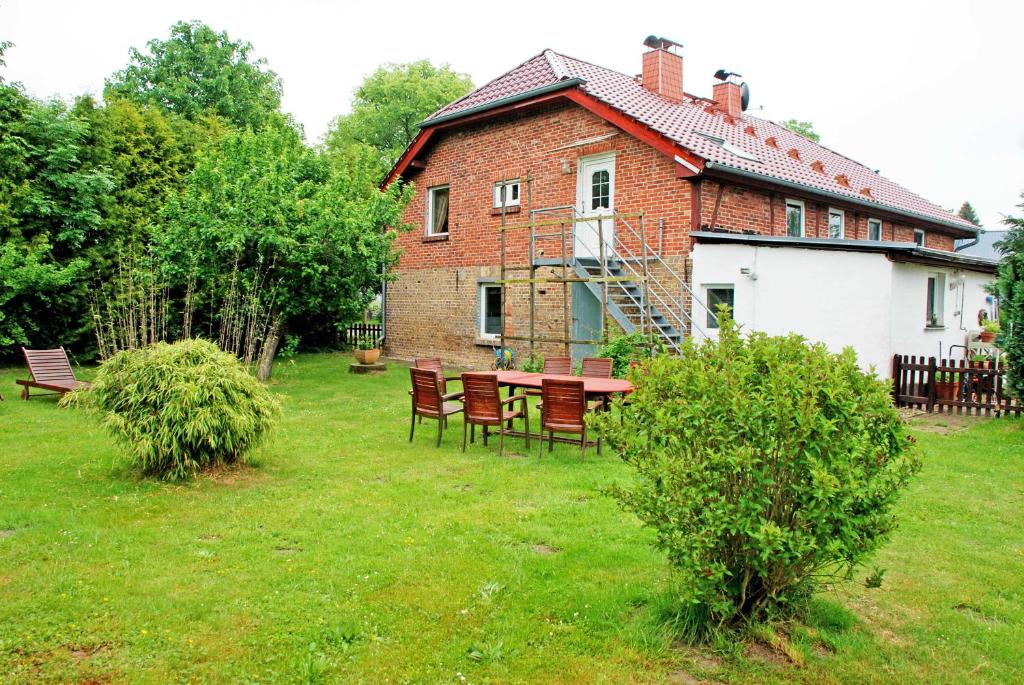 gro_zuegige Ferienwohnung mit Kamin Puddemin Nr. 7, 18574 Puddemin