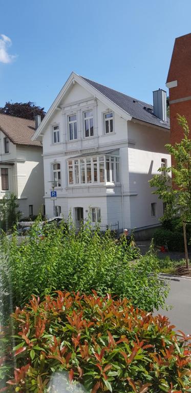 Appartement Großzügige,98m2 grosse Wohnung in stadtnaher Traumlage, nur 200m zum Stadtpark Lindenallee 41 26122 Oldenbourg