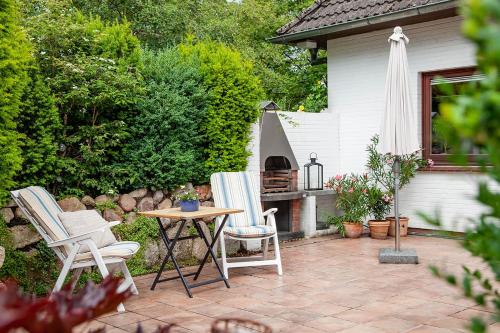 Großzügige Komfort-Ferienwohnung mit Sonnenterrasse und Garten in der Lüneburger Heide