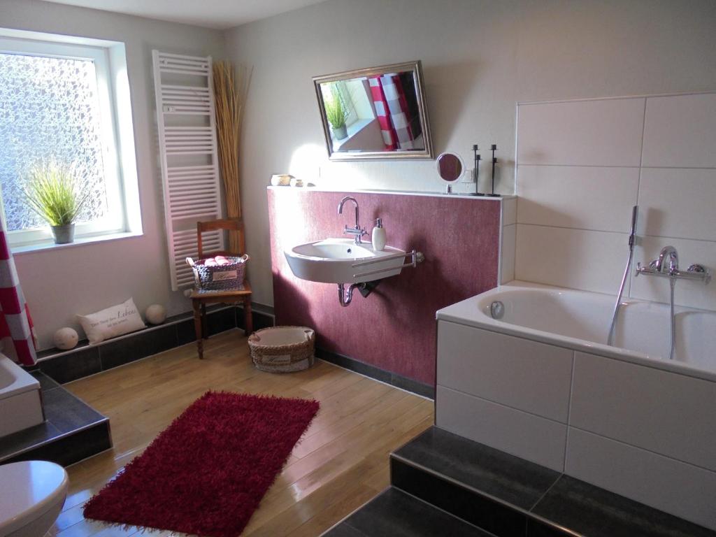 Großzügige Wohnung mit Flair! Fischbachstr. 89, 66113 Sarrebruck