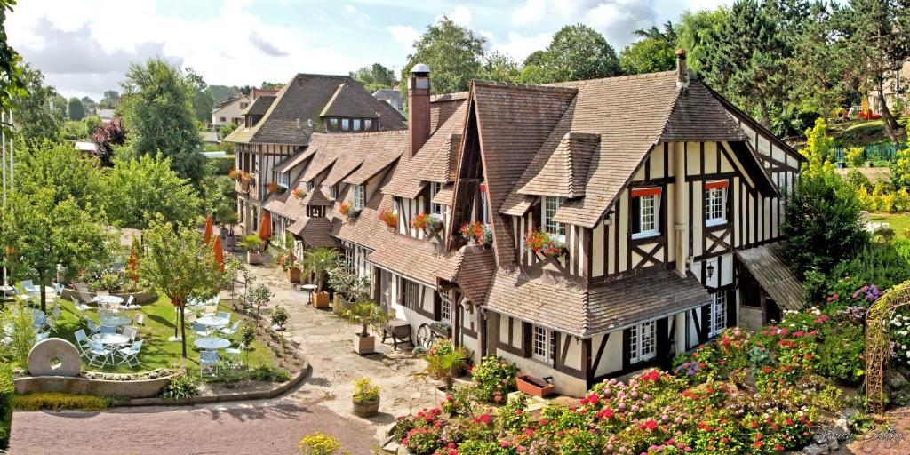 Großzügige Wohnung mit Terrasse und Gartenzugang.