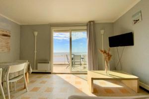 GROOMI La plage- Appartement 2 chambres front de mer avec vue !