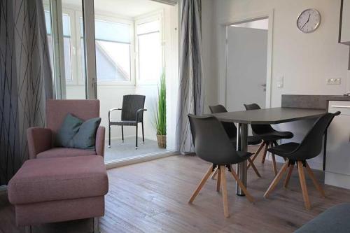 Grosse-Ferienwohnung-3-mit-Meerblick-und-Strandkorb-im-Haus-Seeluft-Duhnen