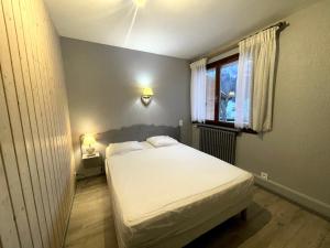 GROTTE AUX FEES D, appartement 6 pers, skis aux pieds
