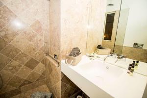 Guest H4U - Flores Lello City Center