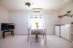 GuestReady - Bright studio in the city center