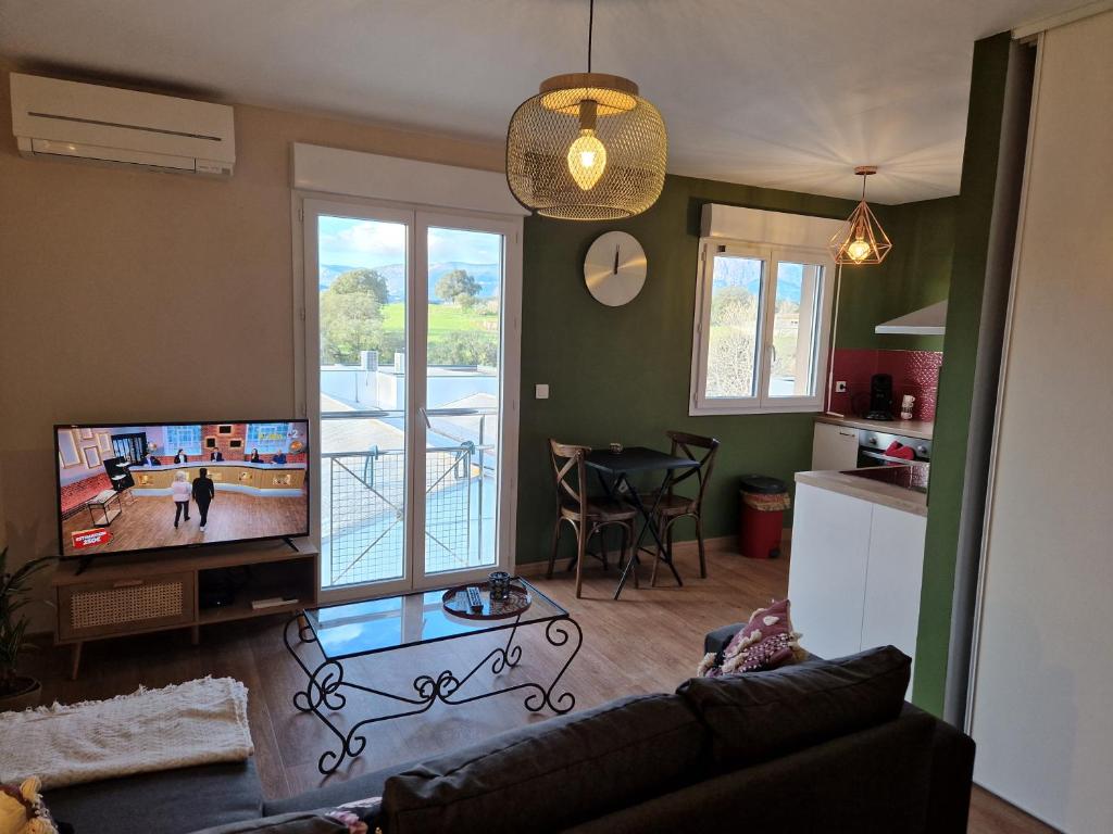 GuestReady - Charming Studio for 2 near the Metro 69007 Lyon