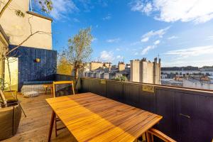 GuestReady - Chic loft with terrace in the 10th