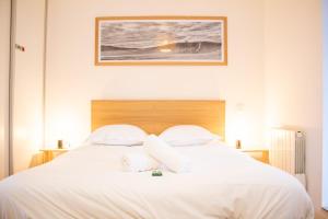 GuestReady - City center terrace and parking