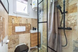 GuestReady - Colorful tiles in Pré-Saint-Gervais