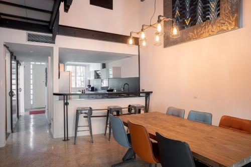 GuestReady - Contemporary loft with private pool