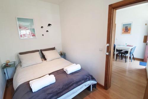 GuestReady -- Cream and Wood Stay in Alcântara