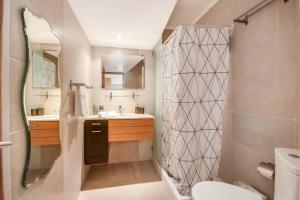GuestReady -- Cream and Wood Stay in Alcântara