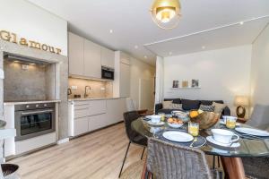 GuestReady - Elegant Apartment with Private Terrace in Mártires da Pátria