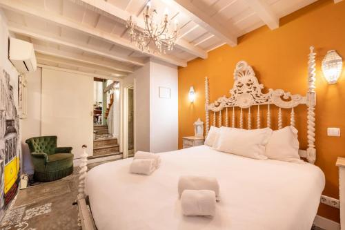 GuestReady - Exquisite Portuguese Simbols