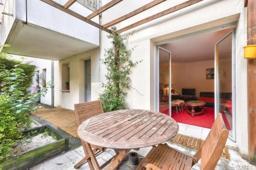 GuestReady - Incredible Apt on garden level in Langoiran