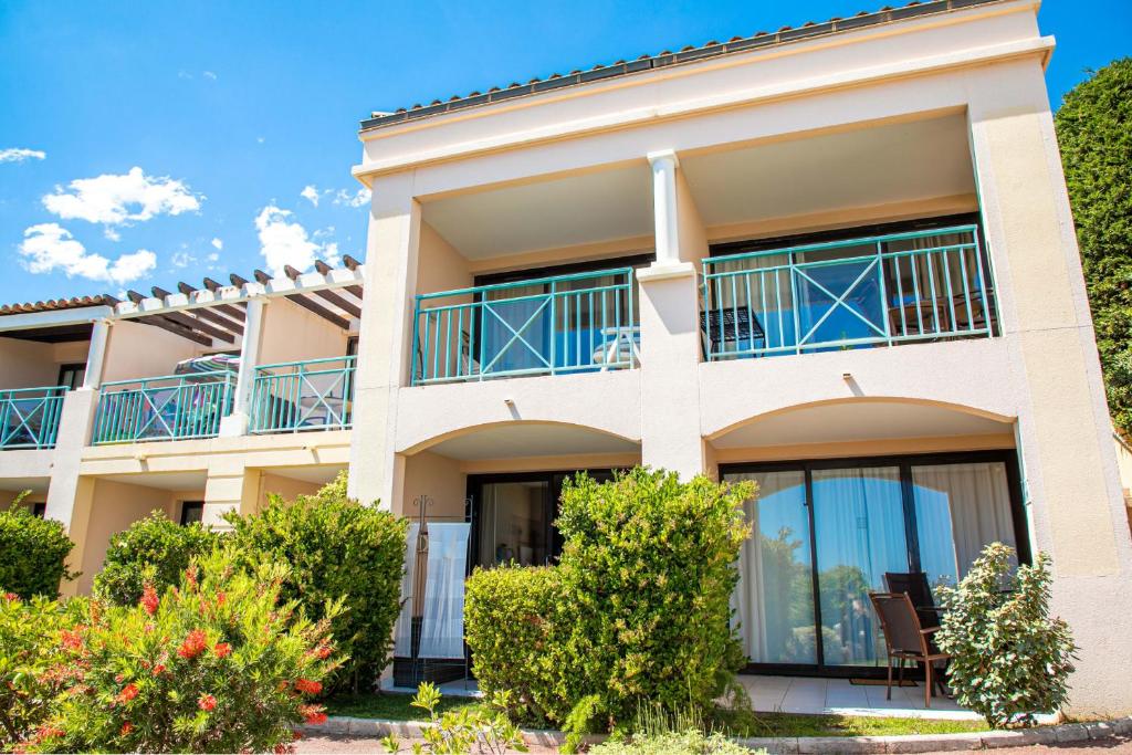 GuestReady - Lovely apartment with a pool and a sea view 19 Avenue Amiral Wester Wemyss, Cannes, France, 06400 Cannes