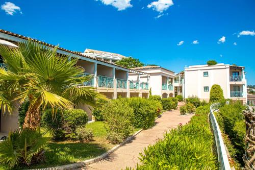 GuestReady - Lovely apartment with a pool and a sea view