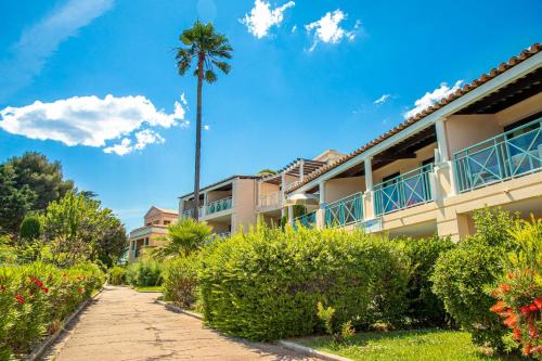 GuestReady - Lovely apartment with a pool and a sea view