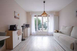 GuestReady - Lovely studio with terrace & parking