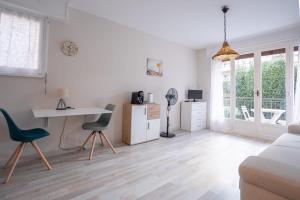 GuestReady - Lovely studio with terrace & parking