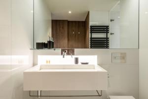 GuestReady - Midcentury Studio with Balcony in Santos 201