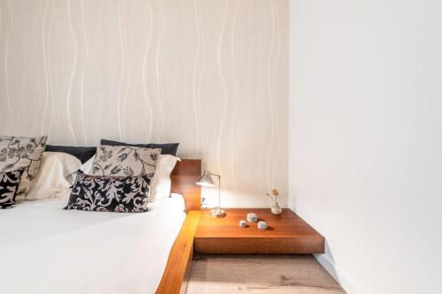 GuestReady - Minimalist Downtown Apt with Terrace