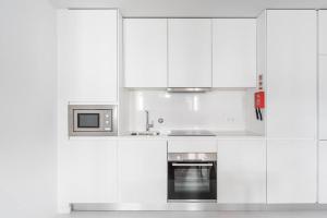 GuestReady - Oporto Spotlight - Right