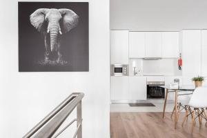 GuestReady - Oporto Spotlight - Right