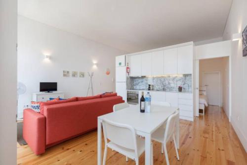 GuestReady - Oporto Sunset Blue Balcony
