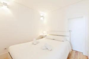 GuestReady - Oporto Sunset Blue Balcony