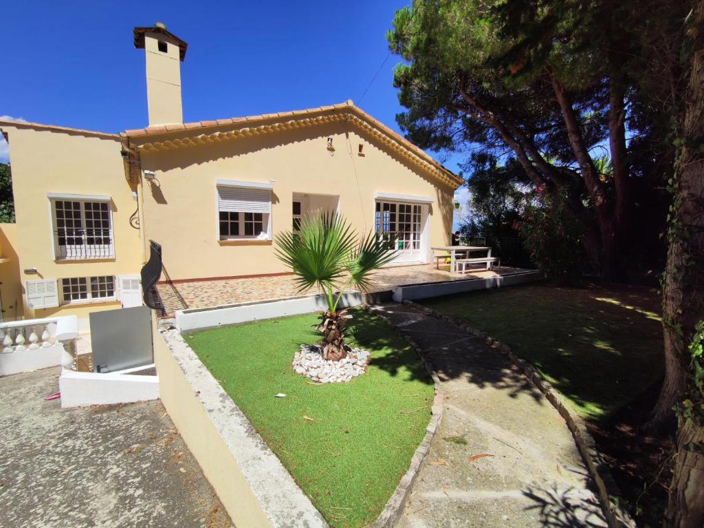 Appartement GuestReady - Private Villa with Garden, Pool and Sea View in Cannes 152 Avenue du Château d'Eau 06220 Vallauris