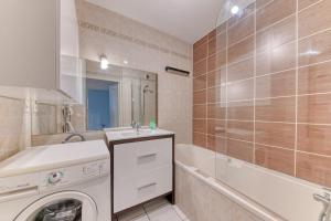 GuestReady - Red dawn in Gratte Ciel