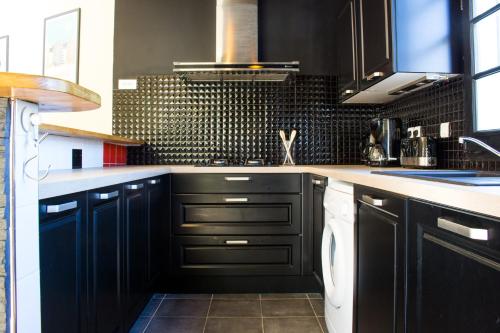 GuestReady - Spacious 3-Bdr Flat with private terrace and parking