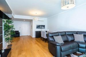 GuestReady - Spacious and Modern Campolide Family Apt Fits 6