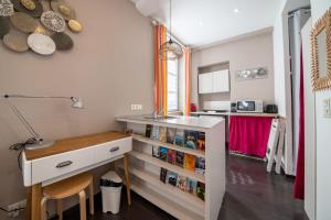 GuestReady - Strategically Central Studio