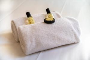 GuestReady - Strategically Central Studio