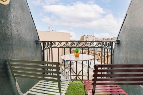 GuestReady - Stylish Roof-Top Apartment in Bastille
