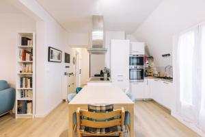 GuestReady - Stylish Roof-Top Apartment in Bastille