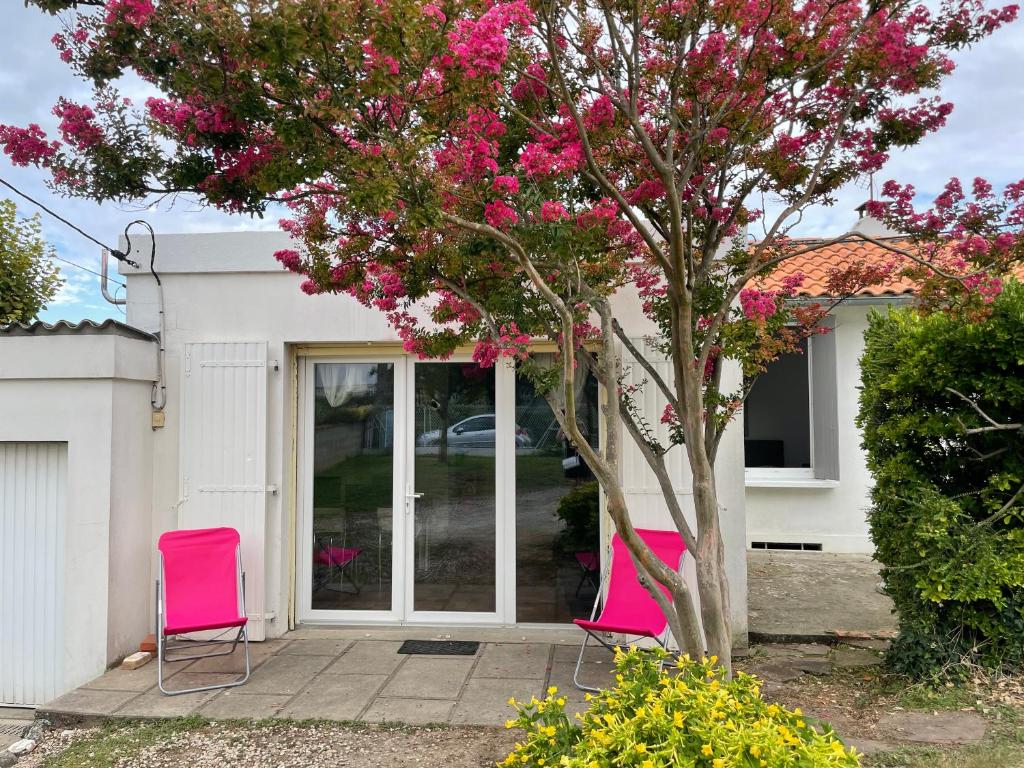 GuestReady - Super Bright studio in Santos