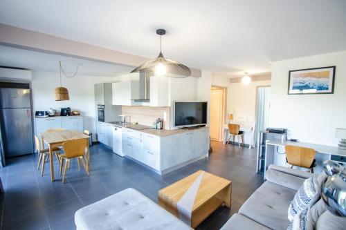 GuestReady - Superb Flat with Balcony in Antibes
