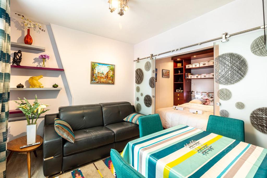 Appartement GuestReady - Teal Orchids near Arc de Triomphe 22 Rue Brey 75017 Paris