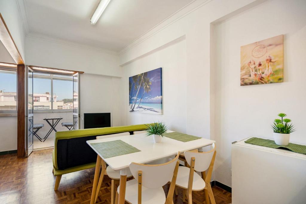 Appartement GuestReady - Vibrant and Fresh near the Beach 14 Praça de 9 de Julho 2825-290 Costa da Caparica