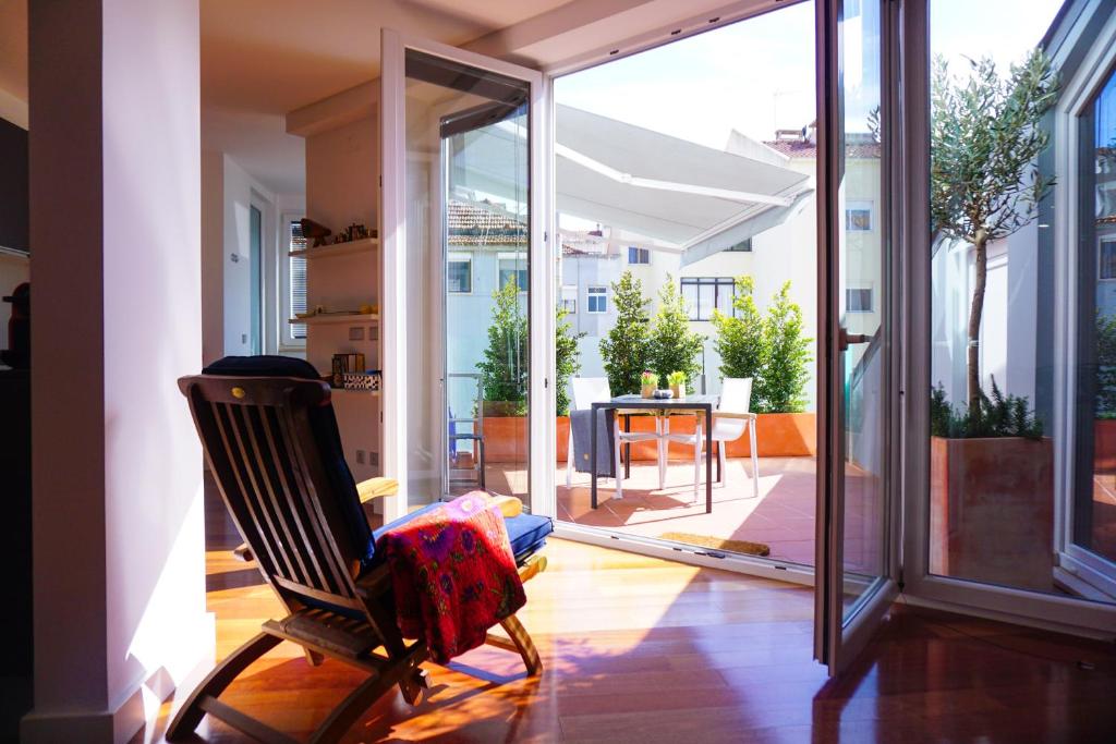 Gulbenkian Terrace - Bright Luxury Apartment 141 Avenida Miguel Bombarda 5º, 1050-164 Lisbonne