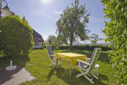 Gutshof Ostseeblick Ferienwohnungen FeWo 1 Terrasse, Meerblick, Gartennutzung