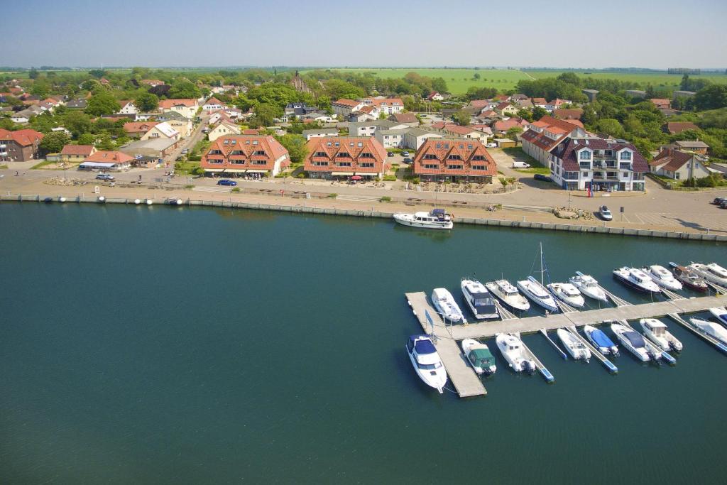 Appartement Hafenhäuser Wiek FeWo 01 Balkon, Meerblick Am Hafen 4-6 18556 Wiek auf Rügen